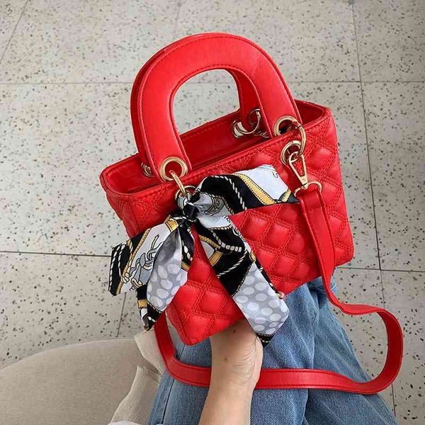 

xiaoxiangfeng women's bag 2021 diana bag fashion lingge handbag fashion silk scarf one shoulder messenger, Black;red