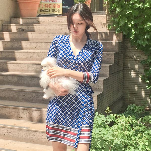 

dress 2021d family slim in spring and summer v-neck milk silk cardigan fashion, White;black