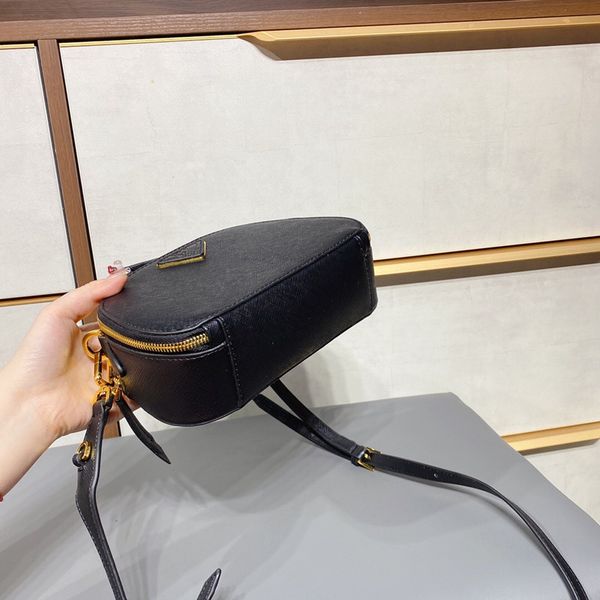 

body leisure lady messenger bag 2021 large capacity luxury handbags all-match western style woman designer backpack price concessions