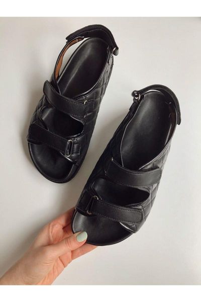 

sandals black quilted