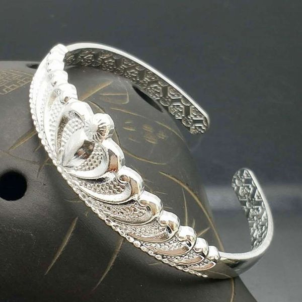 

hand catenary korean simple literature princess style open crown alloy imitation bracelet miao silver jewelry, Golden;silver