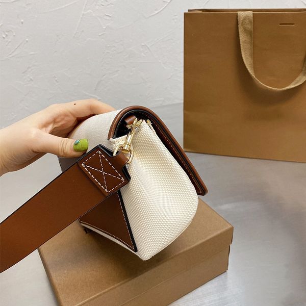 

akend b canvas family onthego bags postman' 2021 c p saddle bag tb telfar zhouzhoubao123 f multi pochette marc snapshot, Black