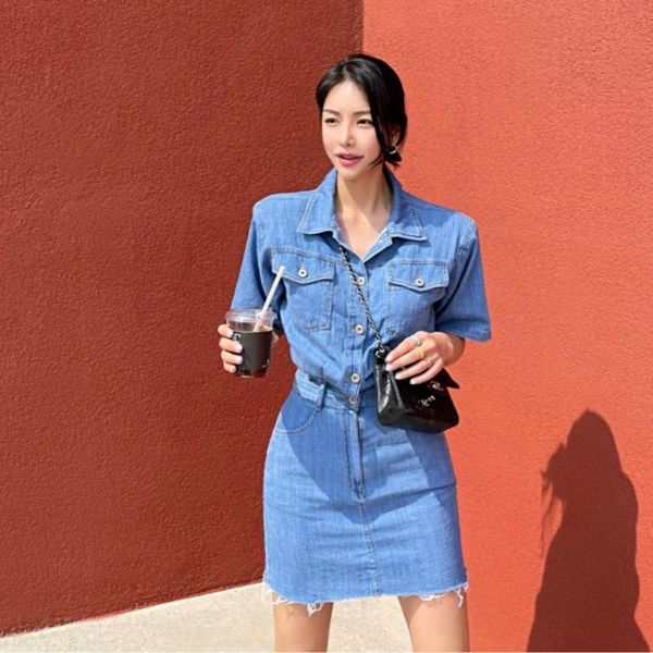 

xiaowang south korea's product in summer 2021, french style, close waist, show thin temperament, denim short sleeve dress, f two piece, White