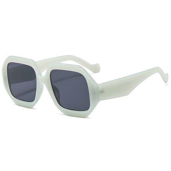 Einfache achteckige Froschaugen-Stil, modische Sonnenbrille, großer Kunststoff-Feststoff-Süßigkeitsrahmen mit quadratischen Gläsern, Unisex-Brille, 5 Farben, Großhandel