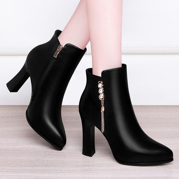 

pointed high-heeled short boots 2021 autumn winter thick-heeled plus velvet women's leather shoes fringed ankle, Black
