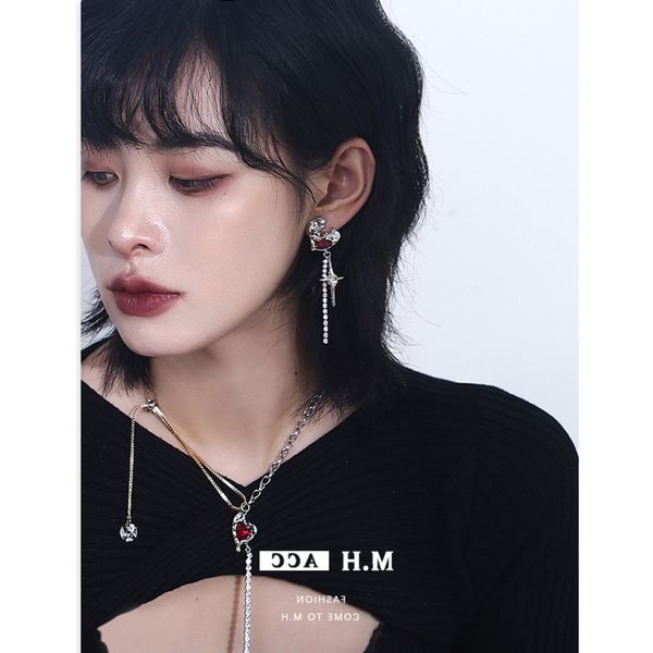 

red love four star earrings network red street shoot popular girl millennium tassel, Golden