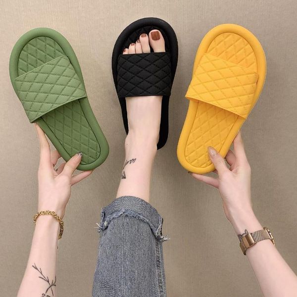 

slippers 2021 diamond female summer wear students korean cute cartoon ins home indoor comfortable women's shoes 3r0m, Black