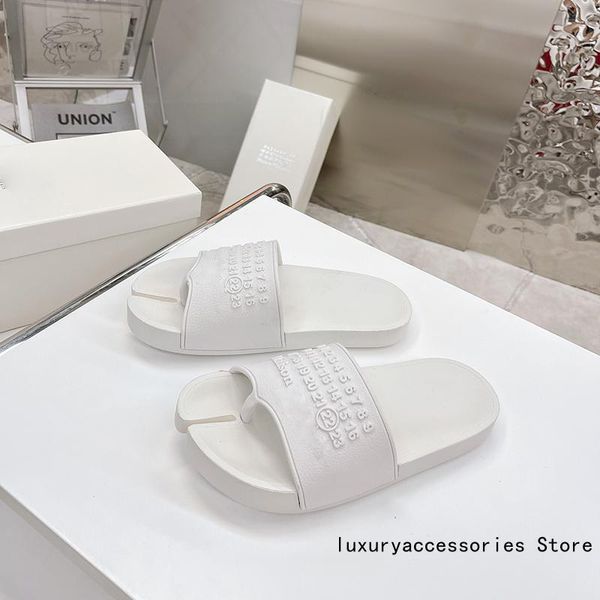 

summer women slippers 2021 fashion girls split toe shoes designer beach one strap flats flip flops outdoor, Black