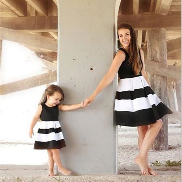 

mommy and me family matching mother daughter striped patchwork dresses mom dress kids parent child outfits clothes 210508, Blue