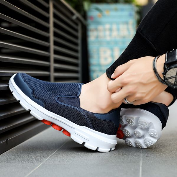 

2021 men women running shoes black blue grey fashion mens trainers breathable sports sneakers size 37-45 wr, White;red