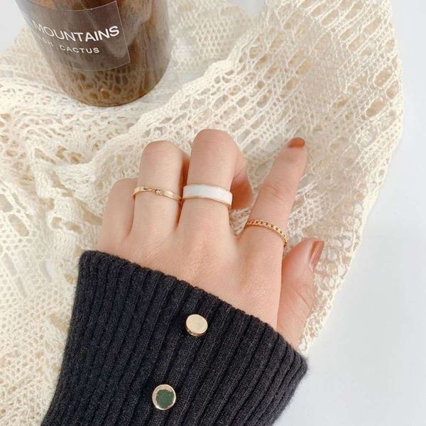 

personality and girlish temperament fan xiu's white finger ring, Black