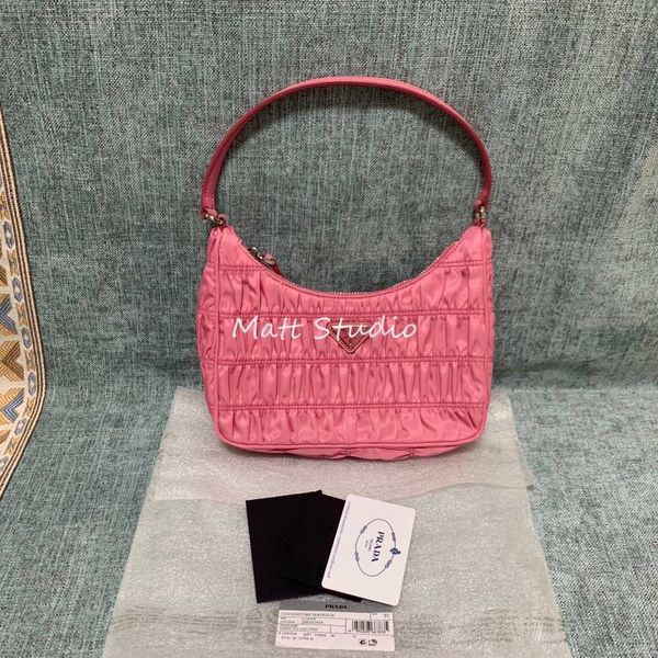 

mattstudio hobo armpit bag pleated handle