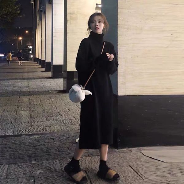 Осенью и зима новый французский колокольчик Hepburn стиль высокой шеи вязаный свитер средняя длина над коленом черное платье женщины 210412