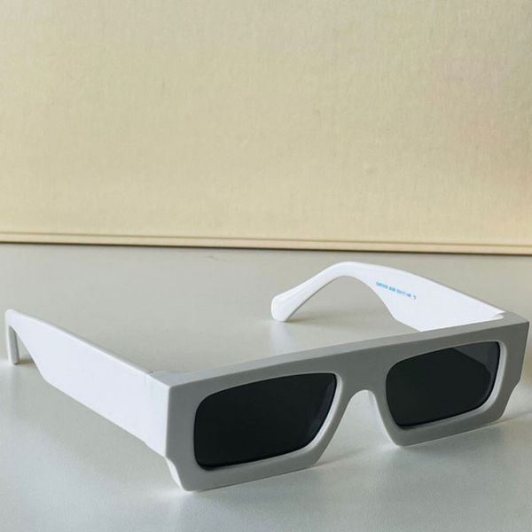 22Ss Rechteckige klassische Mode 40008 Sonnenbrille 8,0 mm Polycarbonatplatte mit gekerbtem Rahmen Sonnenbrille für Männer und Frauen weiße Sonnenbrille OMRI006 53-17-140 GRÖSSE 006