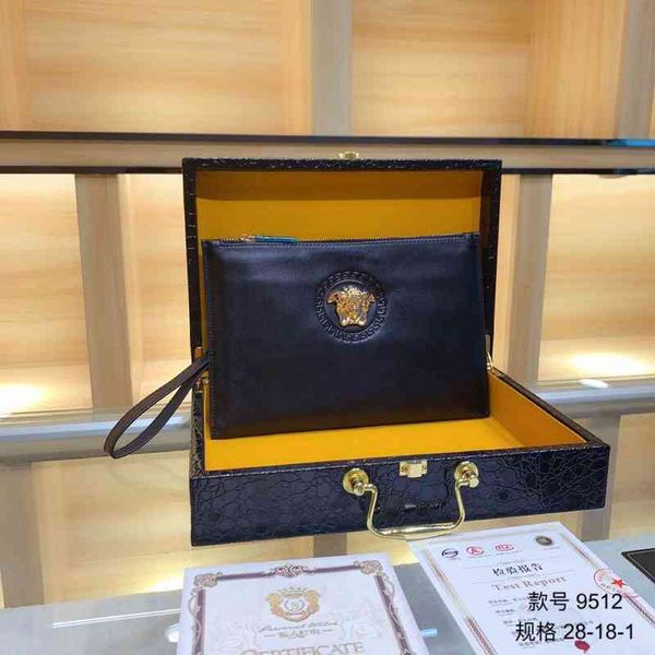 

handbag 2021 fashion medusa beauty head leather large capacity zipper clip bag men's and korean version, Black;red