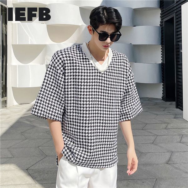 IEFB Coreano Tendenza Con Scollo A V Moda Manica Corta Da Uomo T-manica Estate Allentato Causale Vintage Nero Bianco Plaid Tee Top 210524