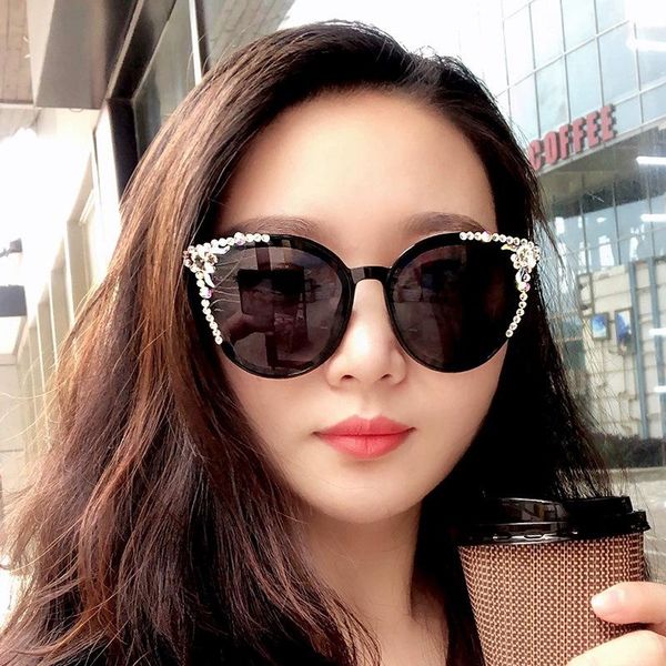 

sunglasses fashion round cat eye women vintage luxury rhinestone sun glasses retro diamond eyeglasses uv400 lentes de sol mujer, White;black