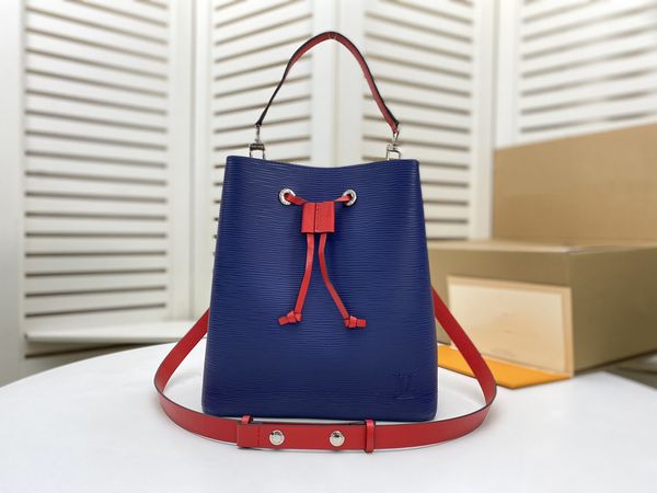 

blue ripples barrels pack a sturdy style elegant but cortex bags look very modern fashion elements wholesale handbags high-end designer