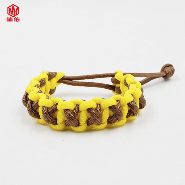 

men's and women's tide color adjustable woven fashion paracord hand-woven celebrity with outdoor gadgets