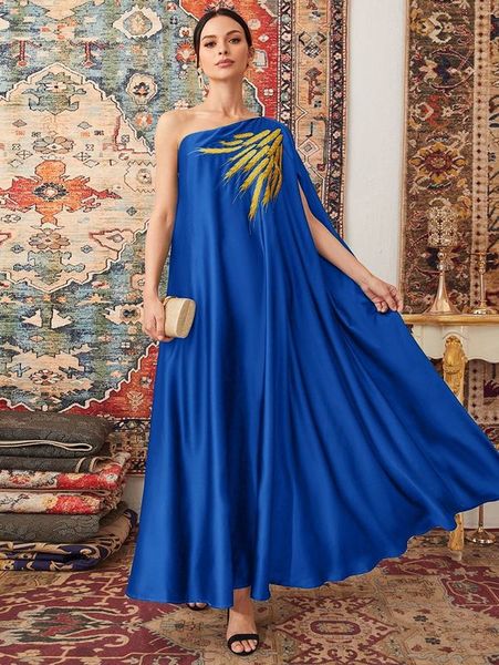 

one shoulder wheat ears embroidered satin cape dress she, Black;gray