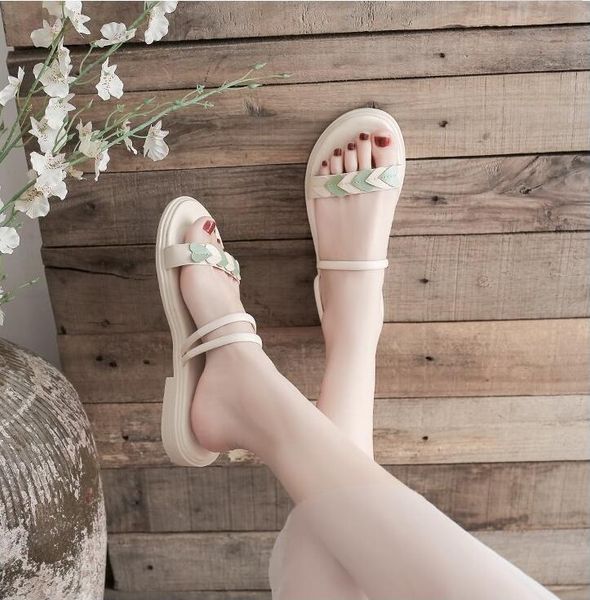 

this slipper sandal outside heart-shaped low heel sandals in summer 2021 female student, Black