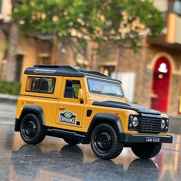 

132 Land Rover Defender 110 SUV Toy Alloy Car Diecasts & Toy Vehicles Car Model Miniature Scale Model Car Toys For Kids Gifts