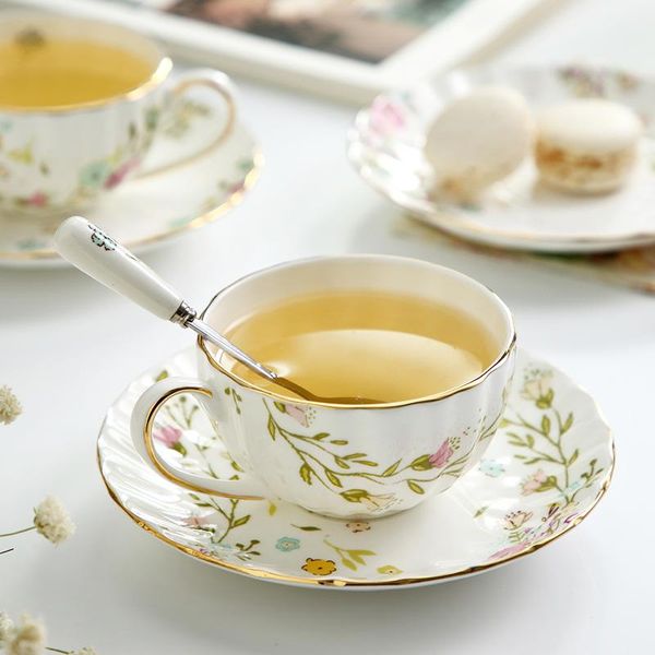 

cups & saucers luxury modern coffee cup saucer set ceramic creativity breakfast minimalist bone china kubek mugs bc50byd