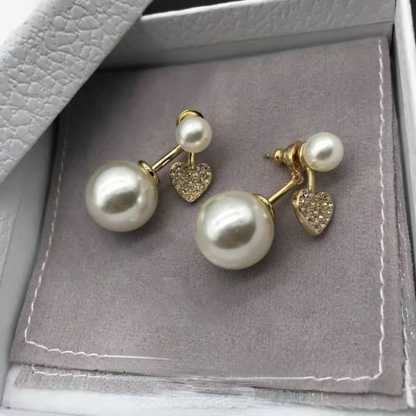 

2021 autumn and winter letter pearl earrings female european and american fashion simple personality earrings, Golden;silver