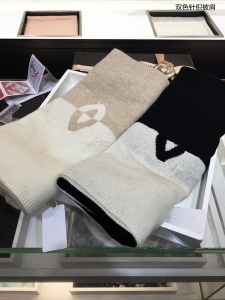 

the latest style of autumn /winter fashion scarves 100% high-end cashmere material two-color knitted shawl to keep warm ladies scarf 60*190c, Blue;gray