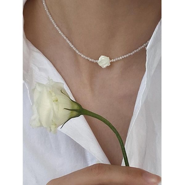 

chokers peri'sbox french elegant natural white shell floral flower choker necklace transparant beads beaded necklaces for bridesmaid, Golden;silver