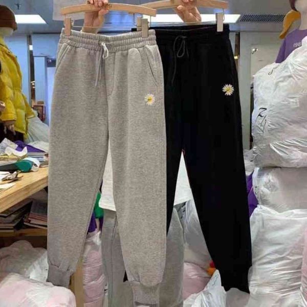 

capris spring korea fashion ladies loose waist hare daisy cotton embroidered terry casual sports pants plus size s754, Black;white