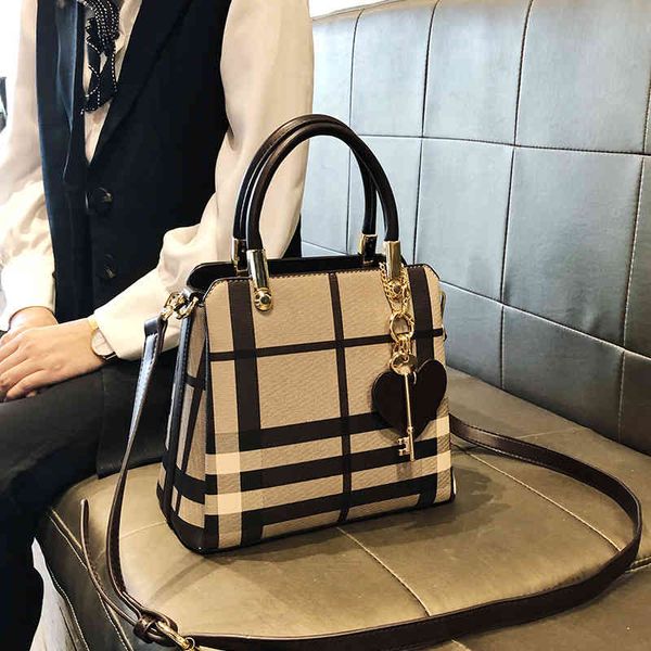 

handbag hong kong leather women's bag 2021 fashion goddess portable one shoulder versatile lattice messenger tote, Black;red