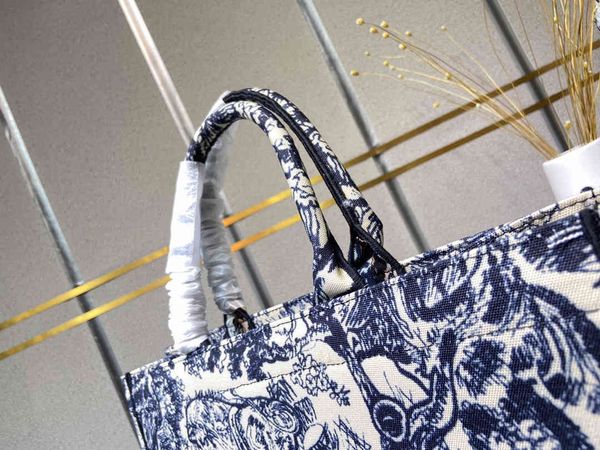 

dio luxurys designer womens bags ladies large-capacity handbags paris shoulder fashion retro ethnic style canvas ncv0