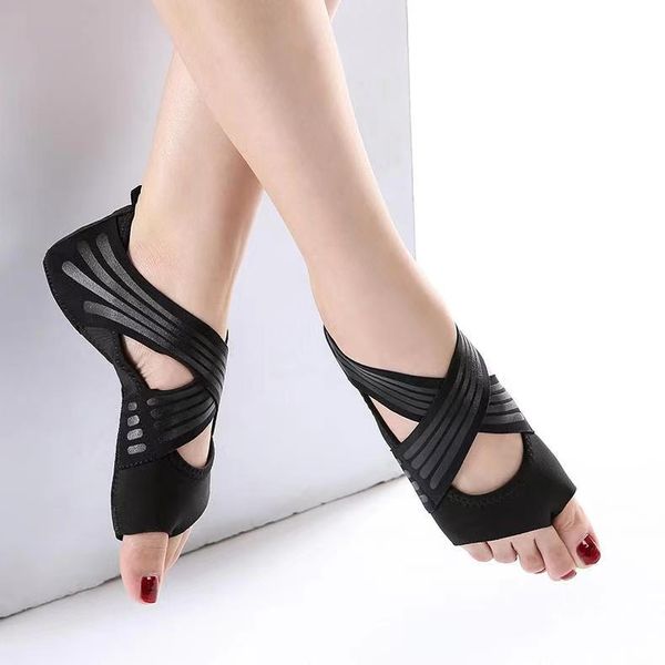 

sports socks cotton yoga non slip grip women with cushion for pilates barre barefoot workout home exercise slipper, Black
