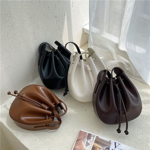 

korean version new minority women's shoulder bag pu fashion popular messenger drawstring wrinkled bucket bag