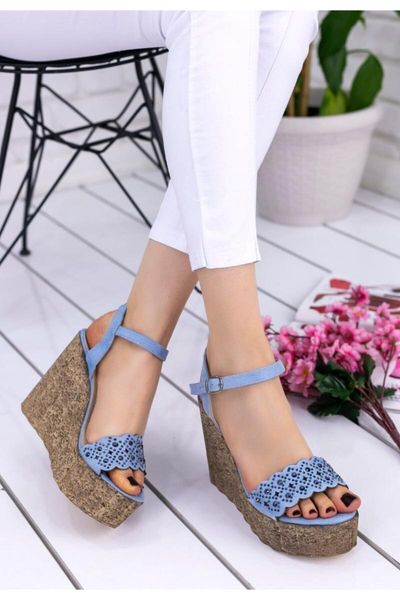 

female bebe blue suede filling heel sandals, Black