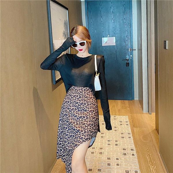 

skirts fashionable shoulder pads, short front and long rear perspective, long-sleeved sunscreen t-shirt + irregular leopard skirt, Black