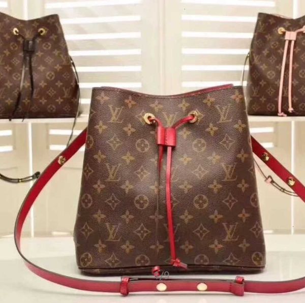 

iconic brand shoulder designer luxury totes gwdp handles ale#m44022 spring body 2020 collection trendy bags bucket cross bag handbags ba