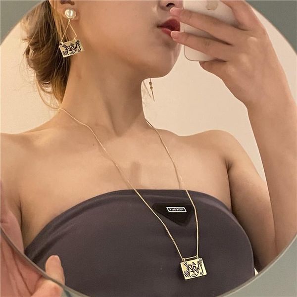

chains korean women's same necklace simple sub-golden cold wind square brand letter pendant clavicle chain earrings, Silver