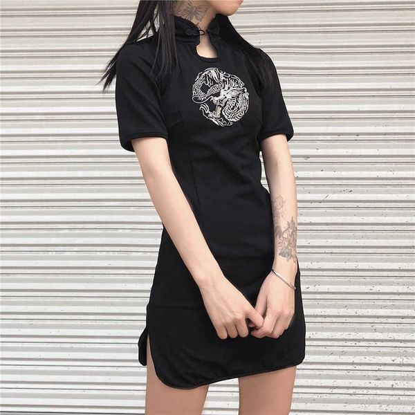 Çin cheongsam dönüşümü rahat seksi elbise ince kısa kollu kadın hip-hop nakış karanlık ejderha kısa Harajuku seksi 210608