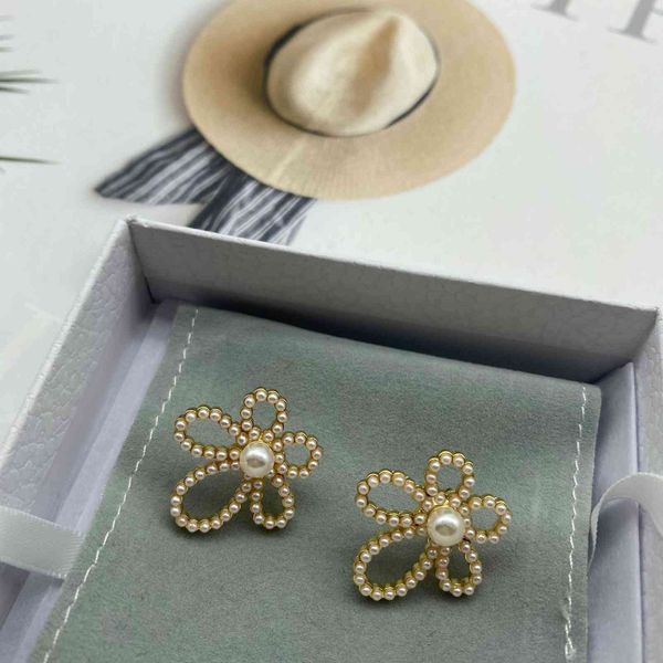 

70% off cel's new flower pearl simple temperament earrings for women, Silver