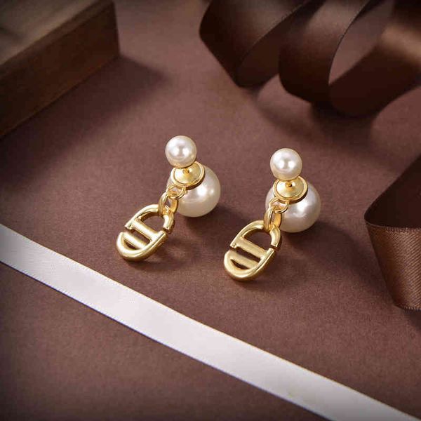 

2022 latest factory wholesale new gold letter pendant sided pearl earrings, Golden
