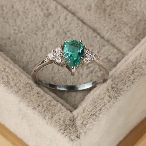 

cluster rings s925 sterling silver princess zircon ring simple emerald ladies wedding, Golden;silver