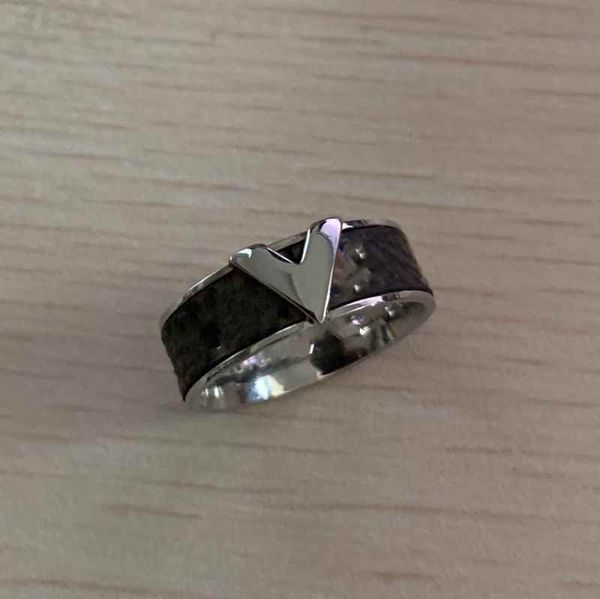 

new arrival classic real leather love rings gold silver rose colors stainless steel couple rings fashion design women jewelry wholesale