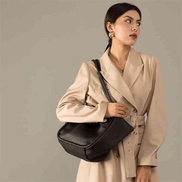

new niche design large capacity tote milk tea pleated cloud bag simple one shoulder handbag