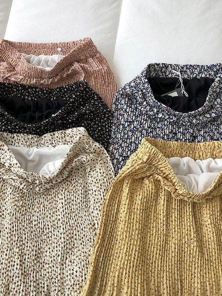 

men's sweaters spring korean small flower patchwork pleated design sense age reducing elastic high waist a-line skirt for women, White;black