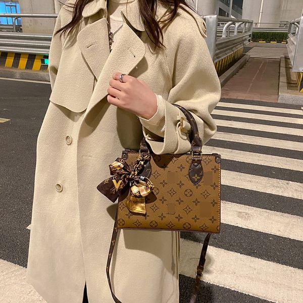 

high sense bag female 2021 new simple old flower portable tote fashion leisure single shoulder messenger bag