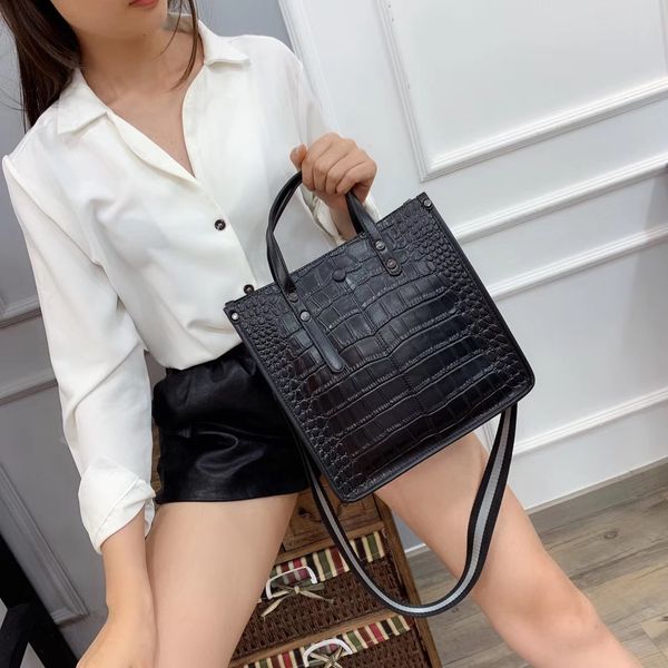 

purse sale crocodile real pitot portable bag large capacity cowhide women's single shoulder messenger bag