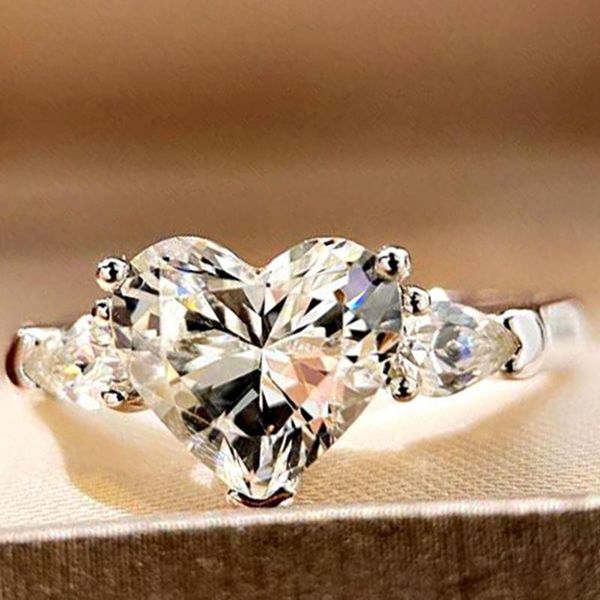 

romance platinum heart-shaped diamond ring women's high carbon grade jewelry wholesale wedding rings, Slivery;golden