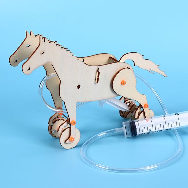 Neues Produkt Kreativität selbstgemachte kleine Erfindung pneumatisches Spritzenpferd hydraulisches Pferd DIY manuelles materialwissenschaftliches Experiment